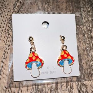 Mushroom Dangly Earrings never worn